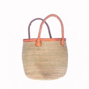 Helle Strohtragtasche